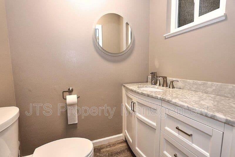 Fair Oaks House: 8520 Emperor Drive