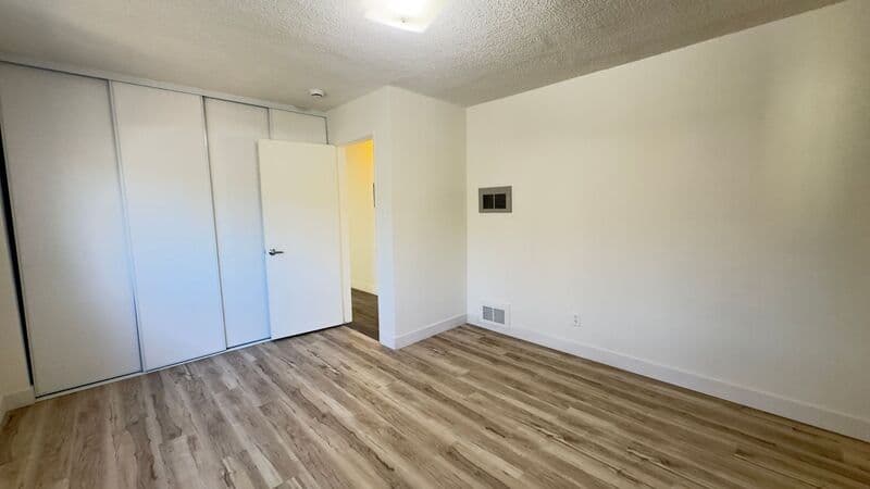 Glendora House: 325 N Glendora Ave