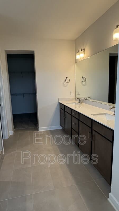 Fuquay-Varina House: 28 Reflection Parkway