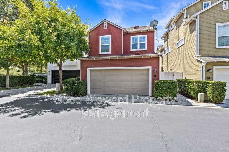 Ladera Ranch House: 6 Lindenwood Farm