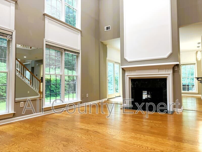 Atlanta House: 2046 Beaumont Ln