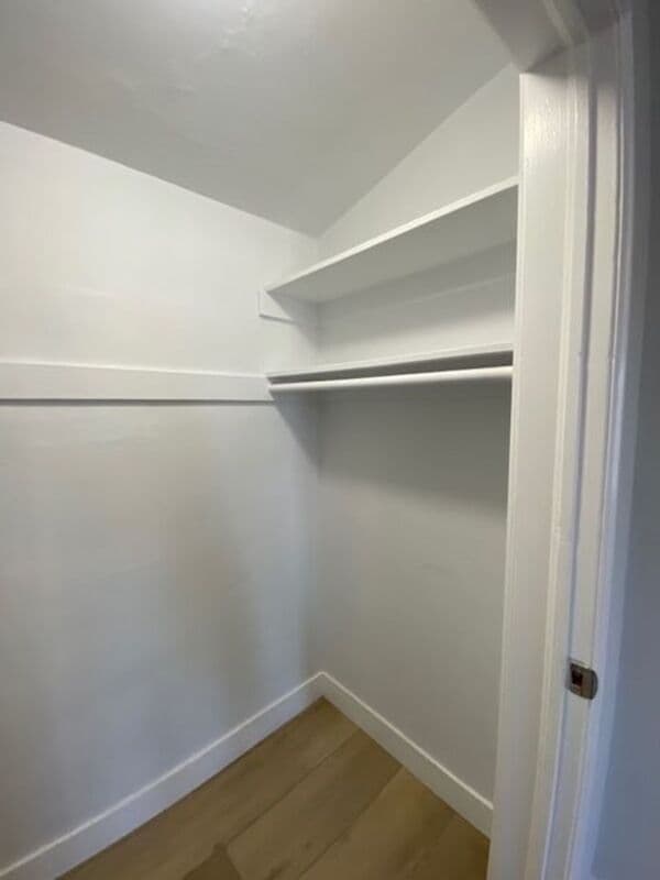 Glendale House: 1235-1237 Virginia Ave