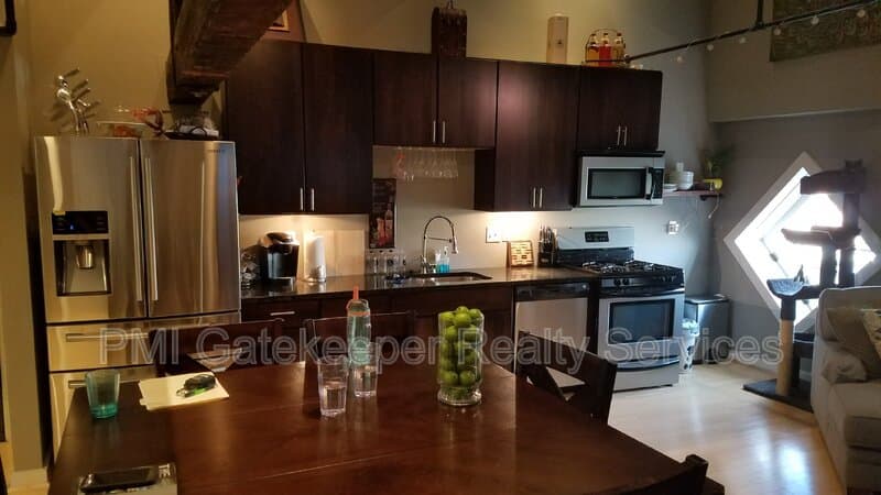 Cincinnati Condo: 1202 Main St
