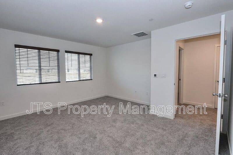 Roseville House: 2049 Shady Tree Circle