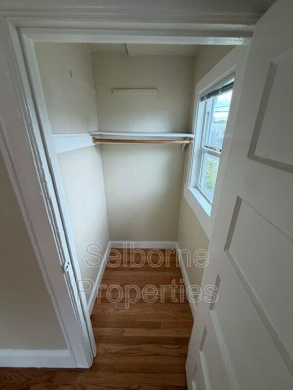 Oakland House: 546 Merrimac St