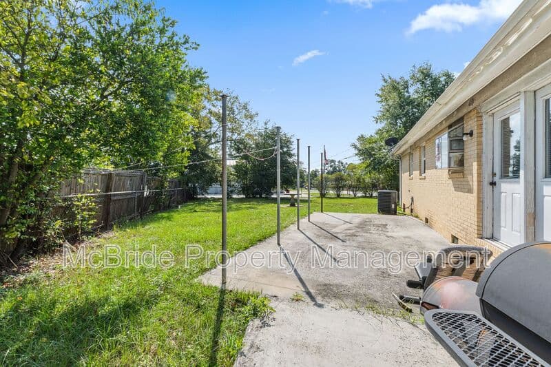 Augusta House: 3008 Claudia Drive