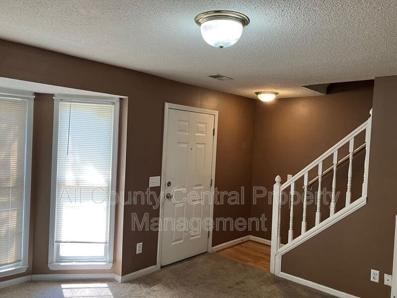 Birmingham House: 4717 Cheshire Circle