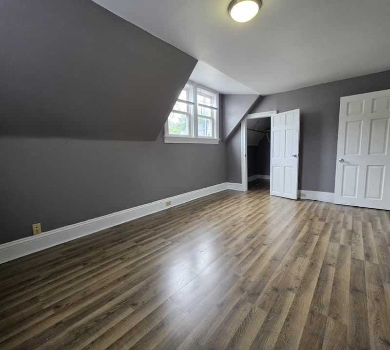 Oshkosh Condo: 515 Jackson Street - Upper