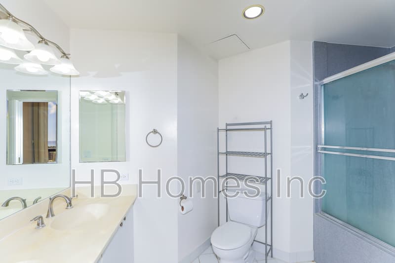 Honolulu Condo: 725 Kapiolani Boulevard #2402 - 1