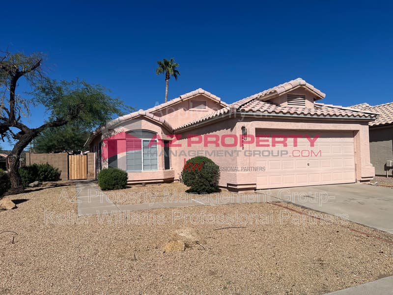 Glendale House: 4838 W Kerry Ln