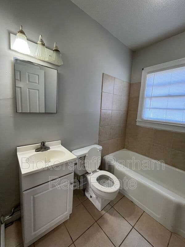 Columbus Condo: 4317 Third Avenue