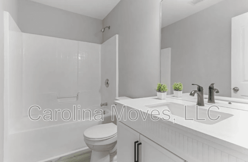Greenville House: 104 Becket Court