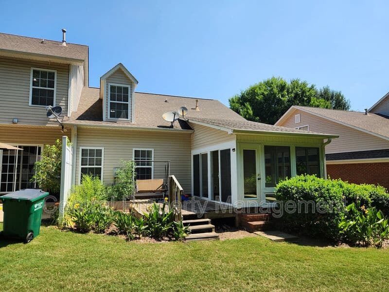 Moore House: 303 Rexford Drive