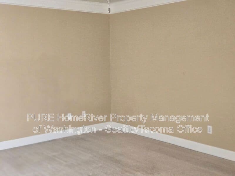 Auburn House: 5316 S 282nd Way