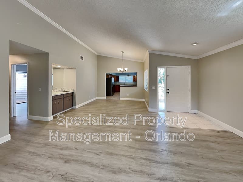 Longwood House: 220 S Fox Chase Pt