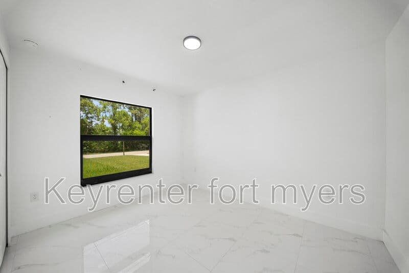 Lehigh Acres House: 668 CHEMSTRAND ST E