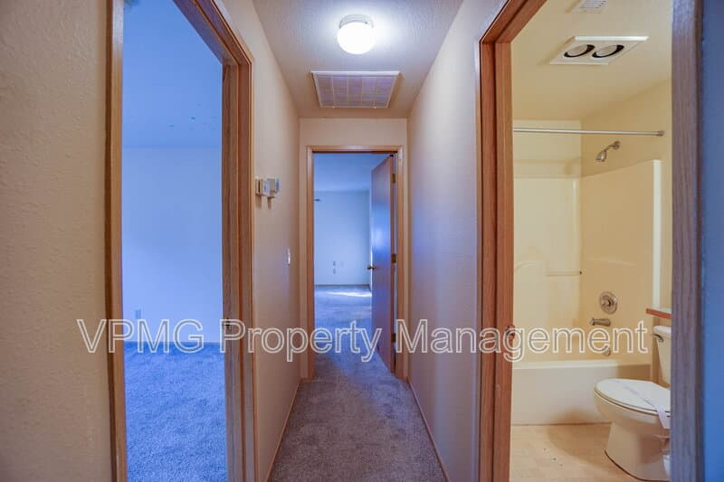 Vancouver House: 15807 NE 40th St