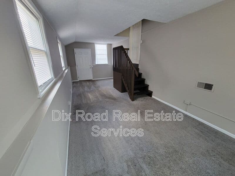 Fairfield Township House: 2029 Pater Avenue