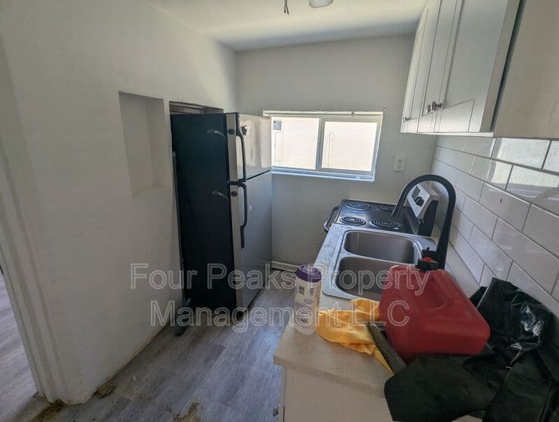 Phoenix House: 102 E. Hatcher Rd.