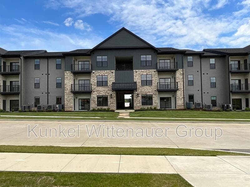 Glen Carbon Condo: 94 Magnolia Drive