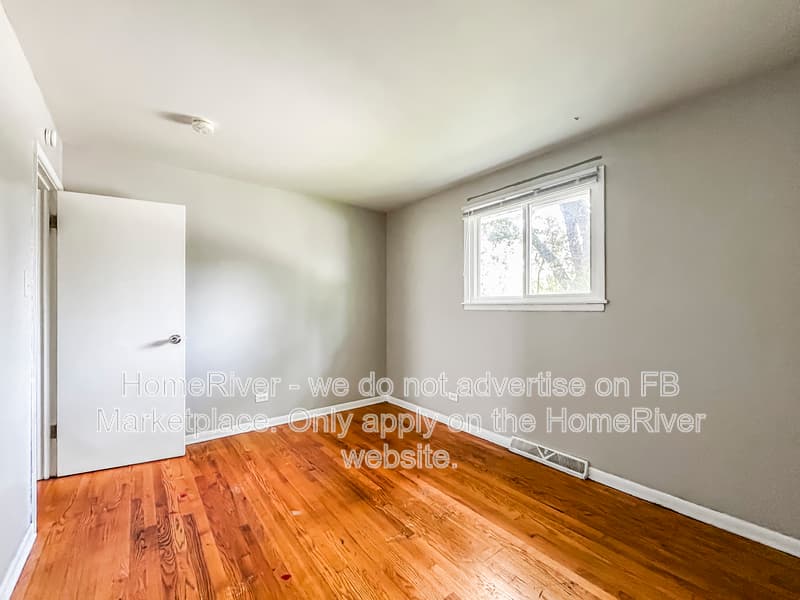 Country Club Hills House: 17849 John Ave