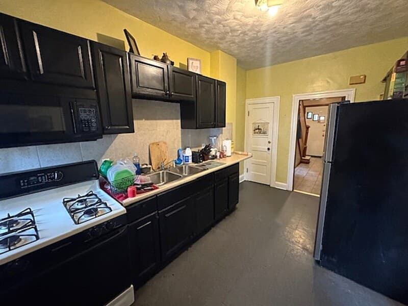 Baltimore House: 2843 West Garrison Avenue - 3