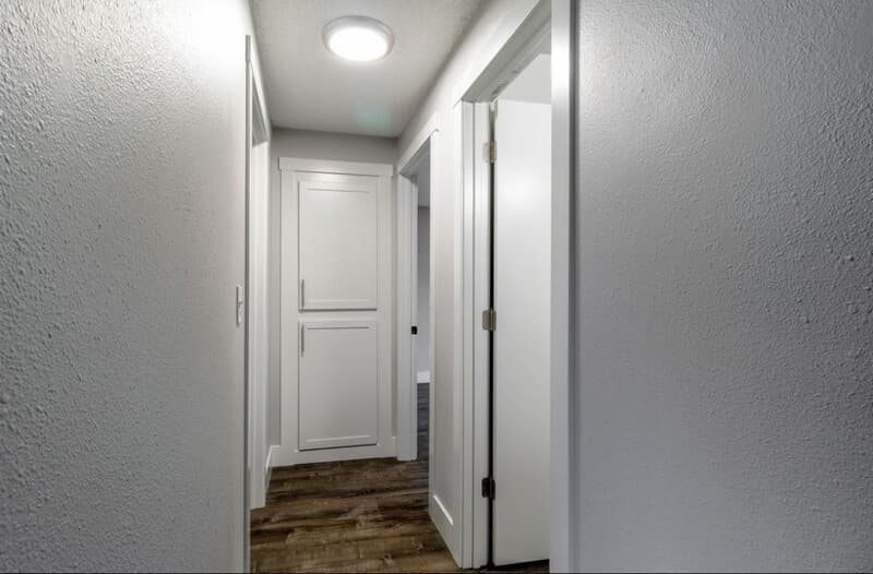Vancouver House: 1420 Northeast 142nd Avenue