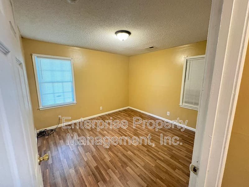 Memphis House: 3182 Casann Cv