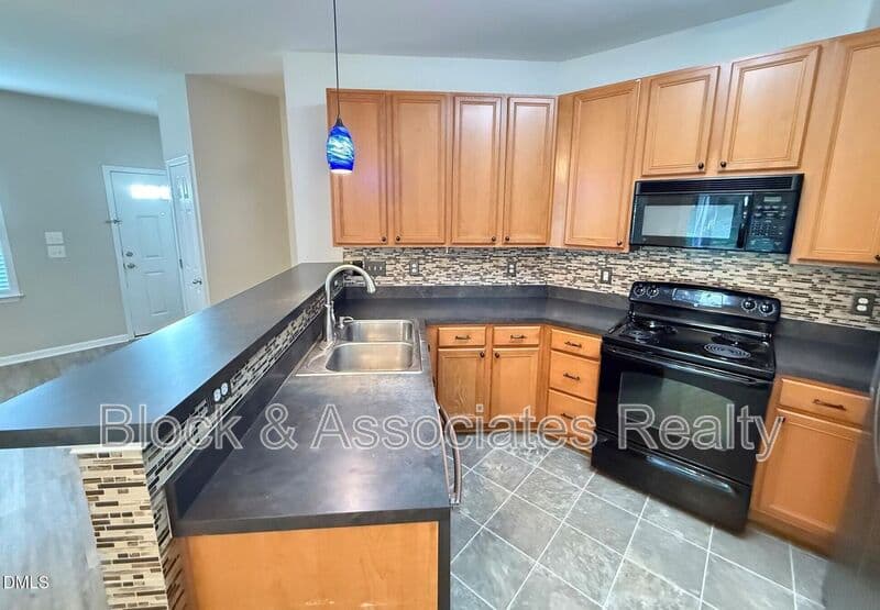 Wake Forest House: 163 Deacon Ridge St