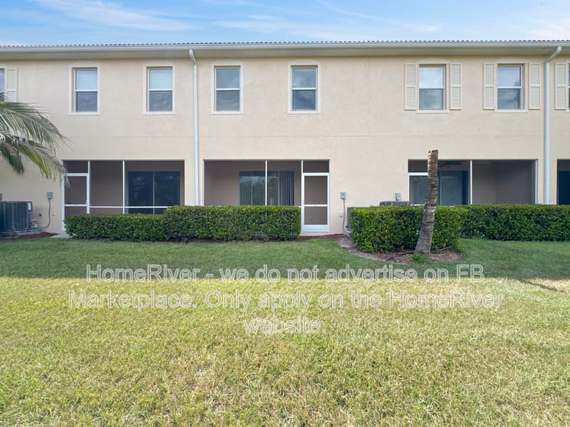 Fort Myers House: 10176 Via Colomba Cir