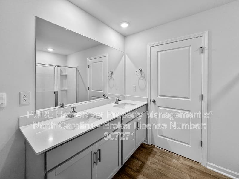 Winston Salem House: 4716 Mount Hope Dr
