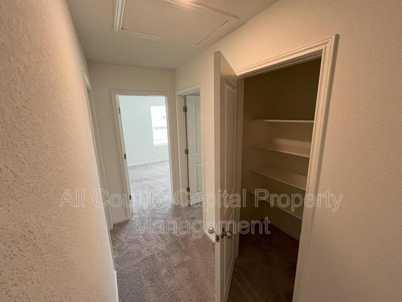 Maxwell House: 215 Light Timber Rd