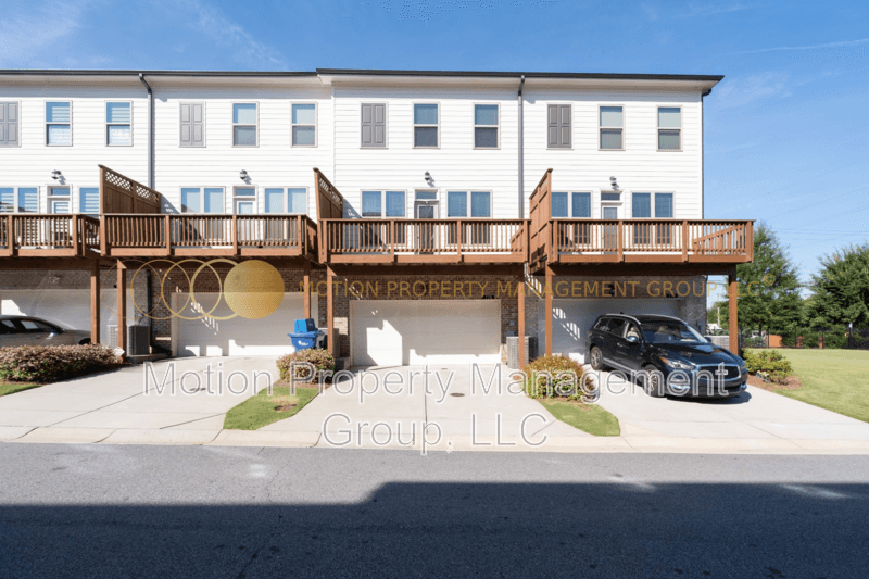 Scottdale House: 776 Angora Alley