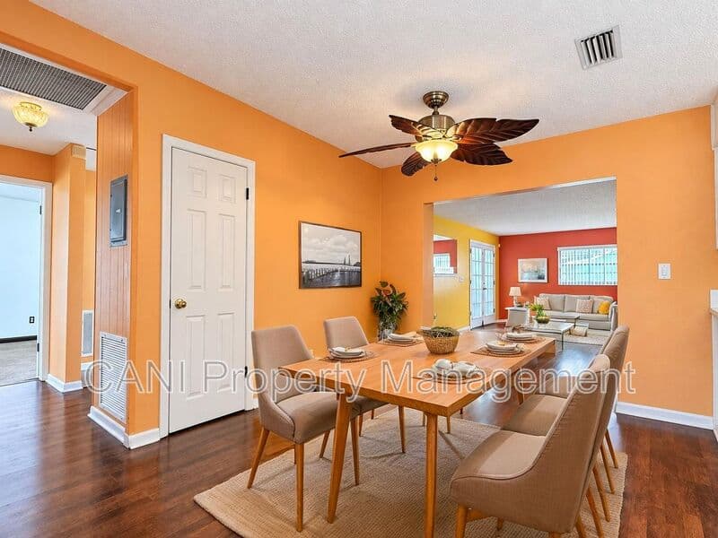 Sanford House: 1003 W 9th Street
