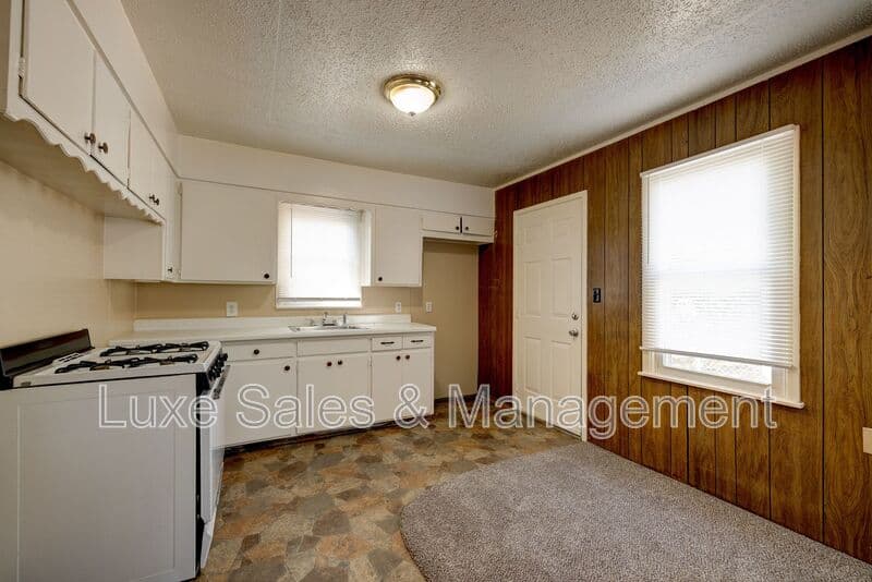 Warr Acres House: 5605 N. Donald Ave.