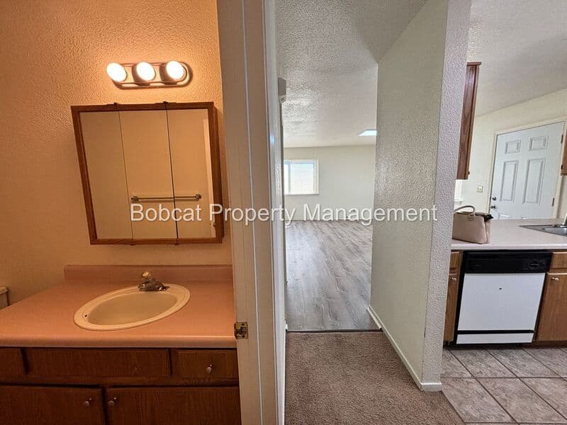 Dayton Condo: 136 Dayton Village Parkway
