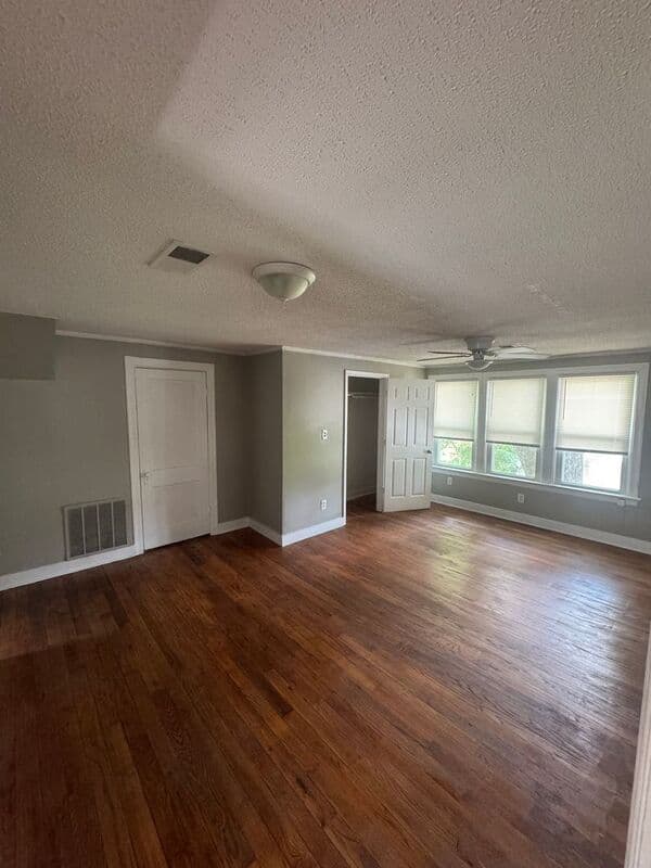 Memphis House: 925-03