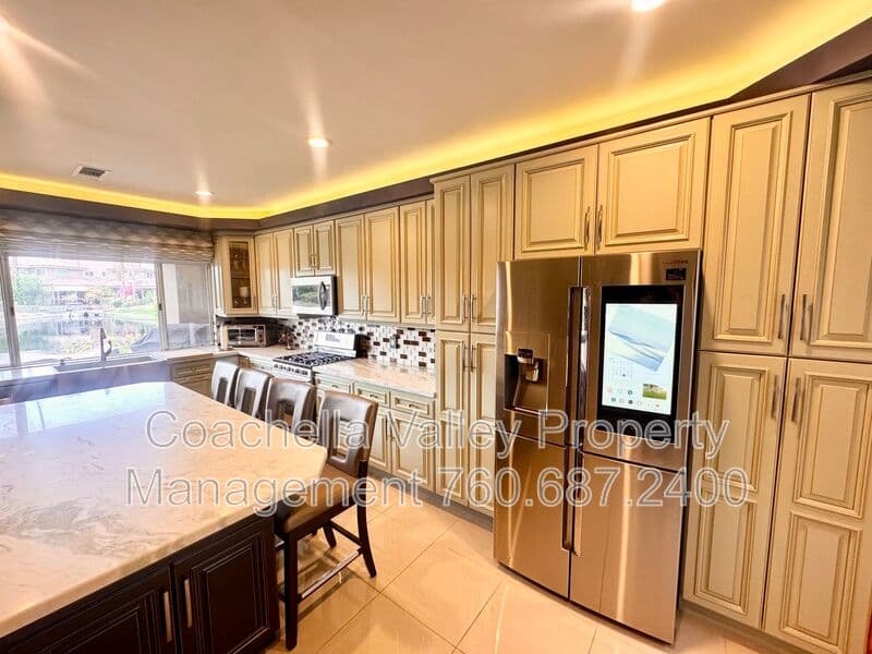 Rancho Mirage House: 21 Lake Shore Dr