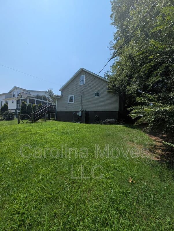Greenville House: 38 Blake St
