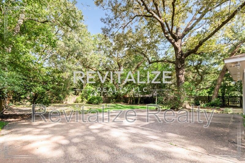 Mobile House: 2949 Cloverland Ct