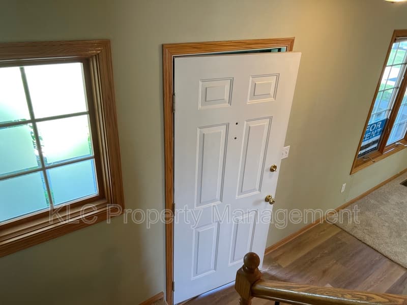 Clive House: 15104 Hawthorn Drive
