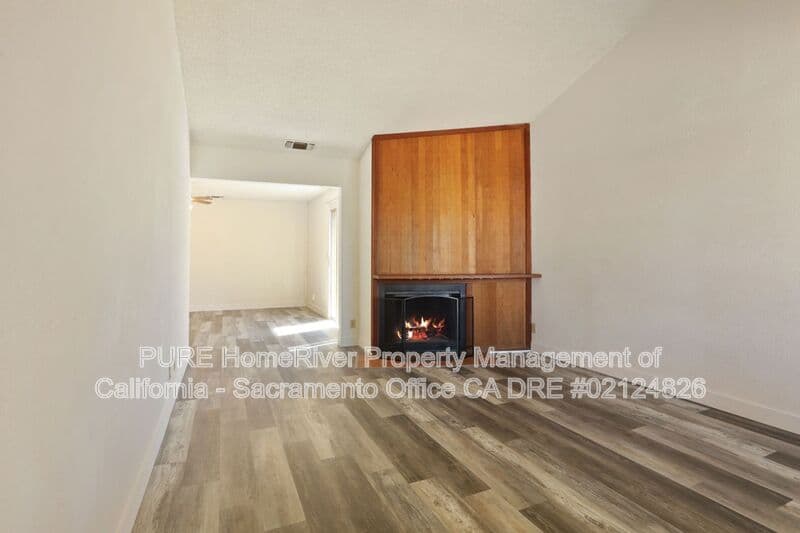 Fair Oaks House: 8128 Deseret Ave