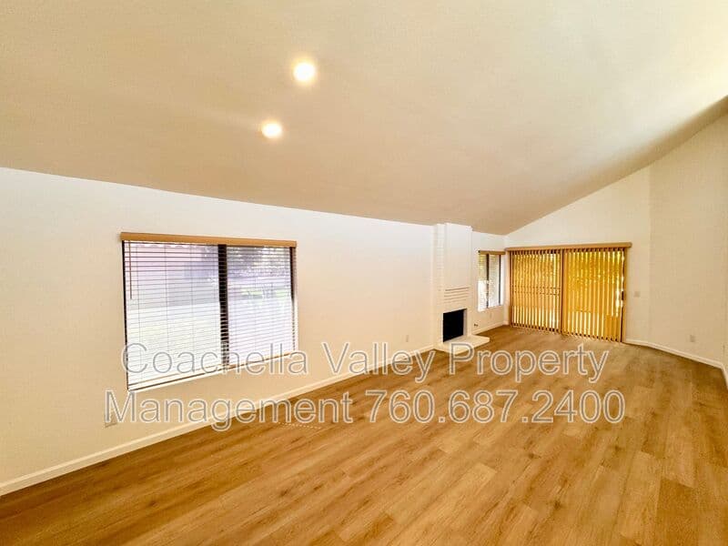 Palm Desert Condo: 41595 Navarre Ct
