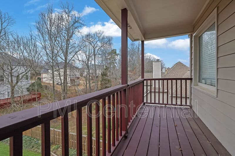 Alpharetta House: 120 Creekside Park Dr