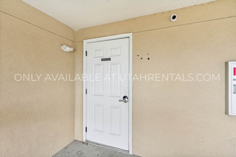 Provo House: 884 E 700 N