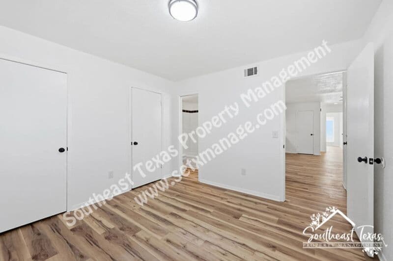 Jasper House: 801 W Gibson St