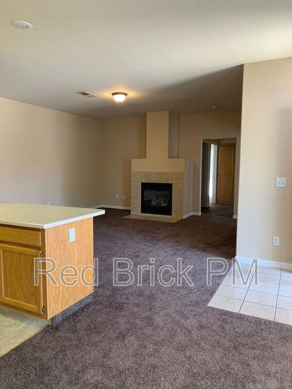 Merced House: 620 Gateway Dr.