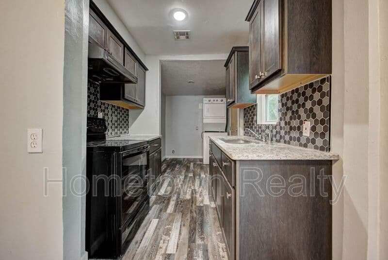 Oklahoma City House: 1801 E Madison Street