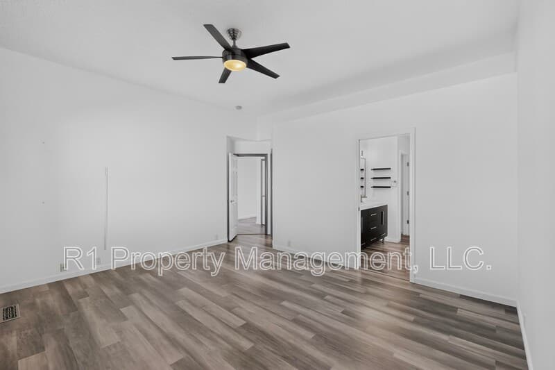 Rio Rancho House: 233 Nicklaus Drive Southeast