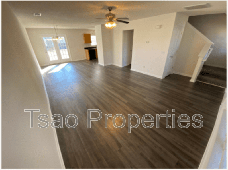 Lowell House: 638 Overlook Rd
